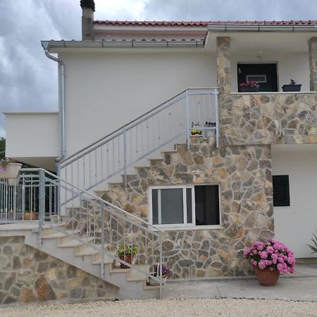 Apartman Lucia Біліце Екстер'єр фото